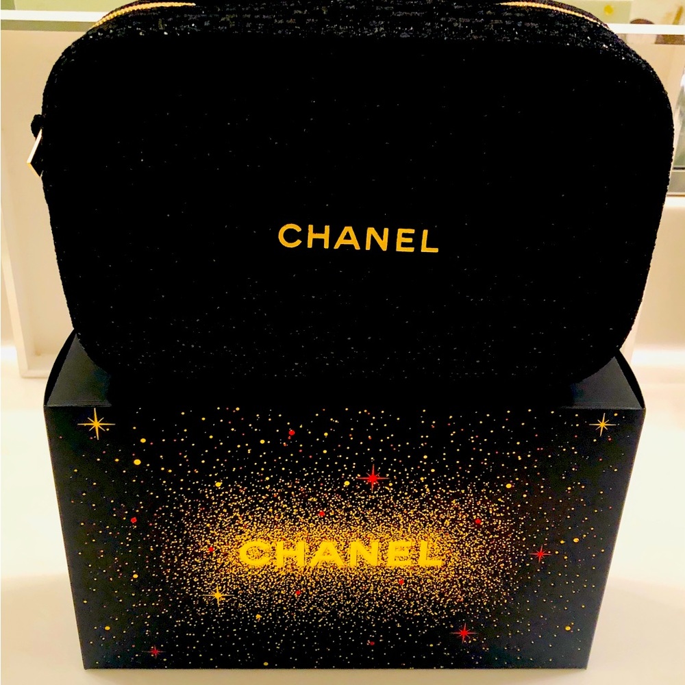 Chanel limited edition 2021 cosmetic bag .
